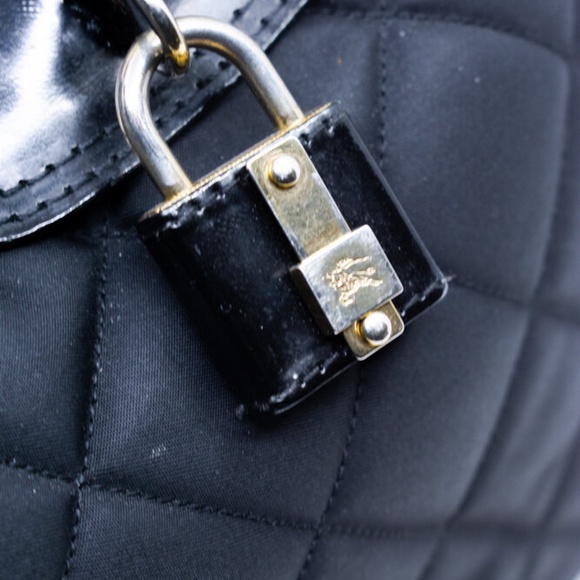 Burberry Diamond Quilted Shoulder Bag - Picture 8 of 11